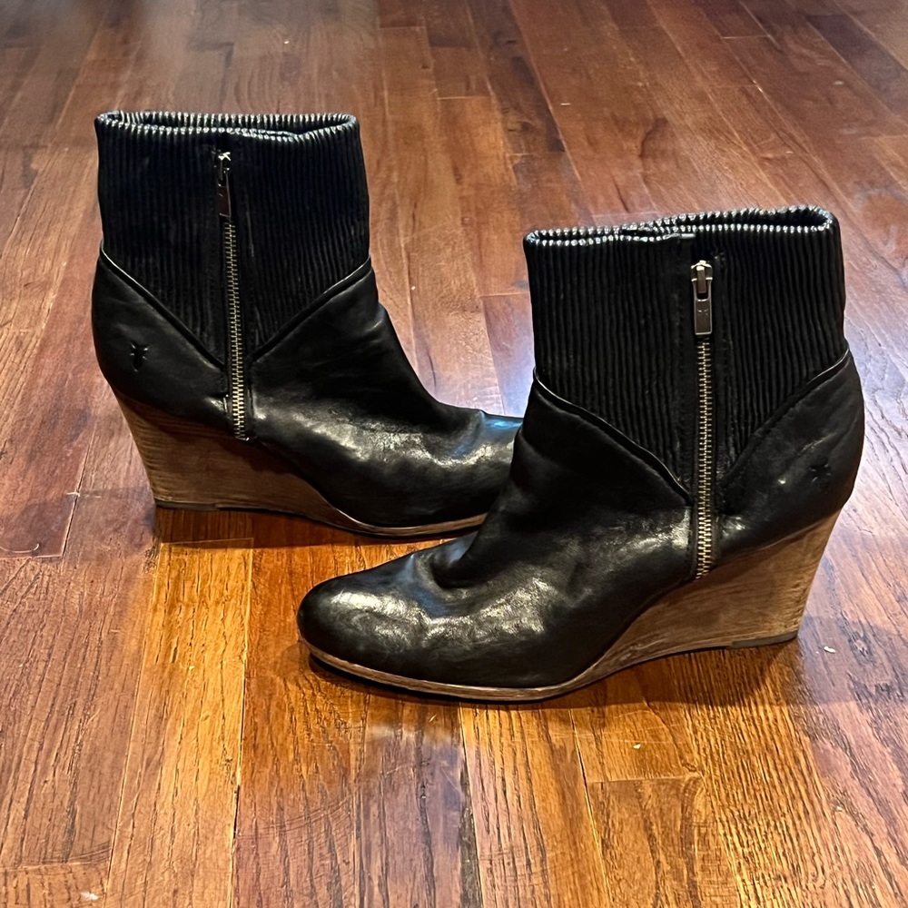 Frye Corby Side Zip Womens Ankle Boots Leather Wedge Heel